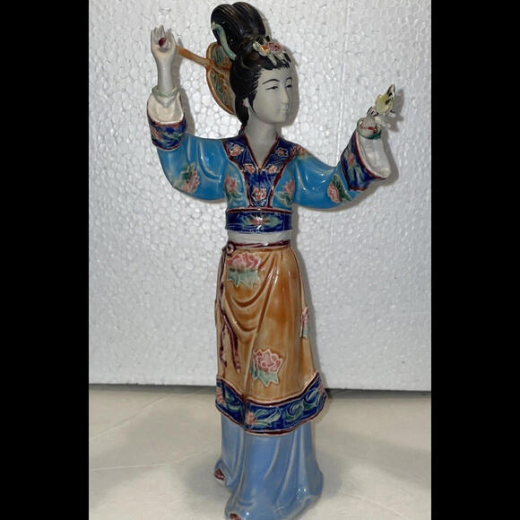 VTG 11" Chinese Wucai Porcelain Pottery Shi Wan Lady W/Fan & Butterfly Figurine - Picture 1 of 9